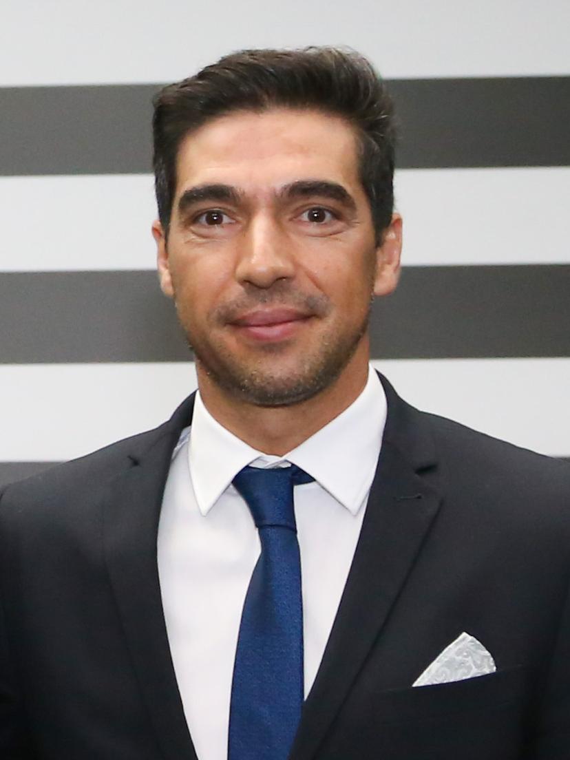 Abel Ferreira volta ao Palmeiras após 7 jogos e encara o Cruzeiro