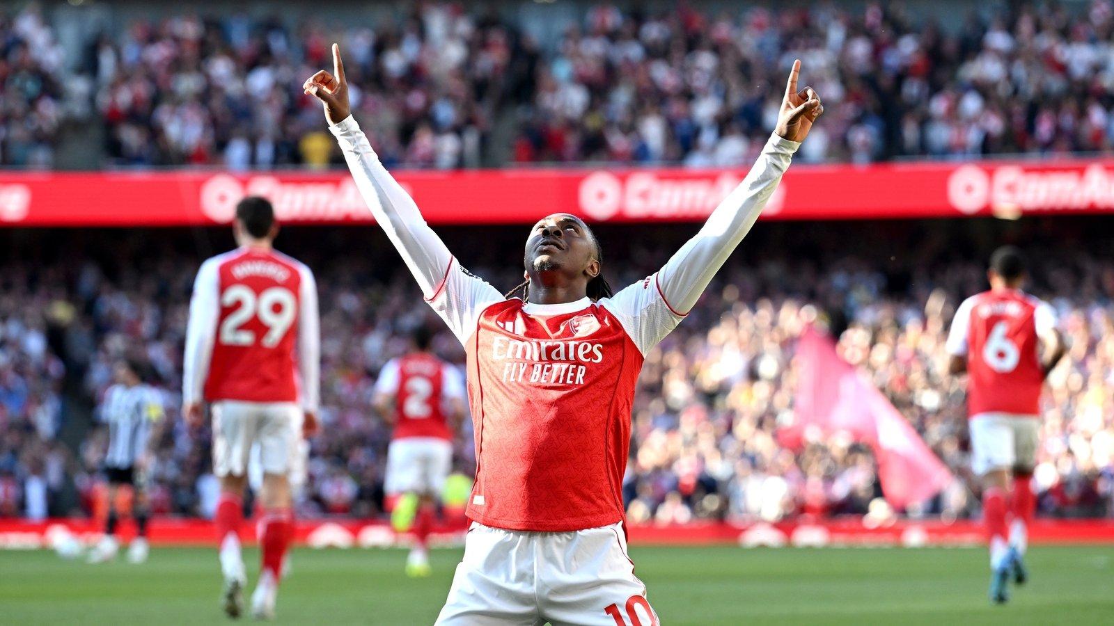 Arsenal derrota Newcastle e volta à liderança da Premier League