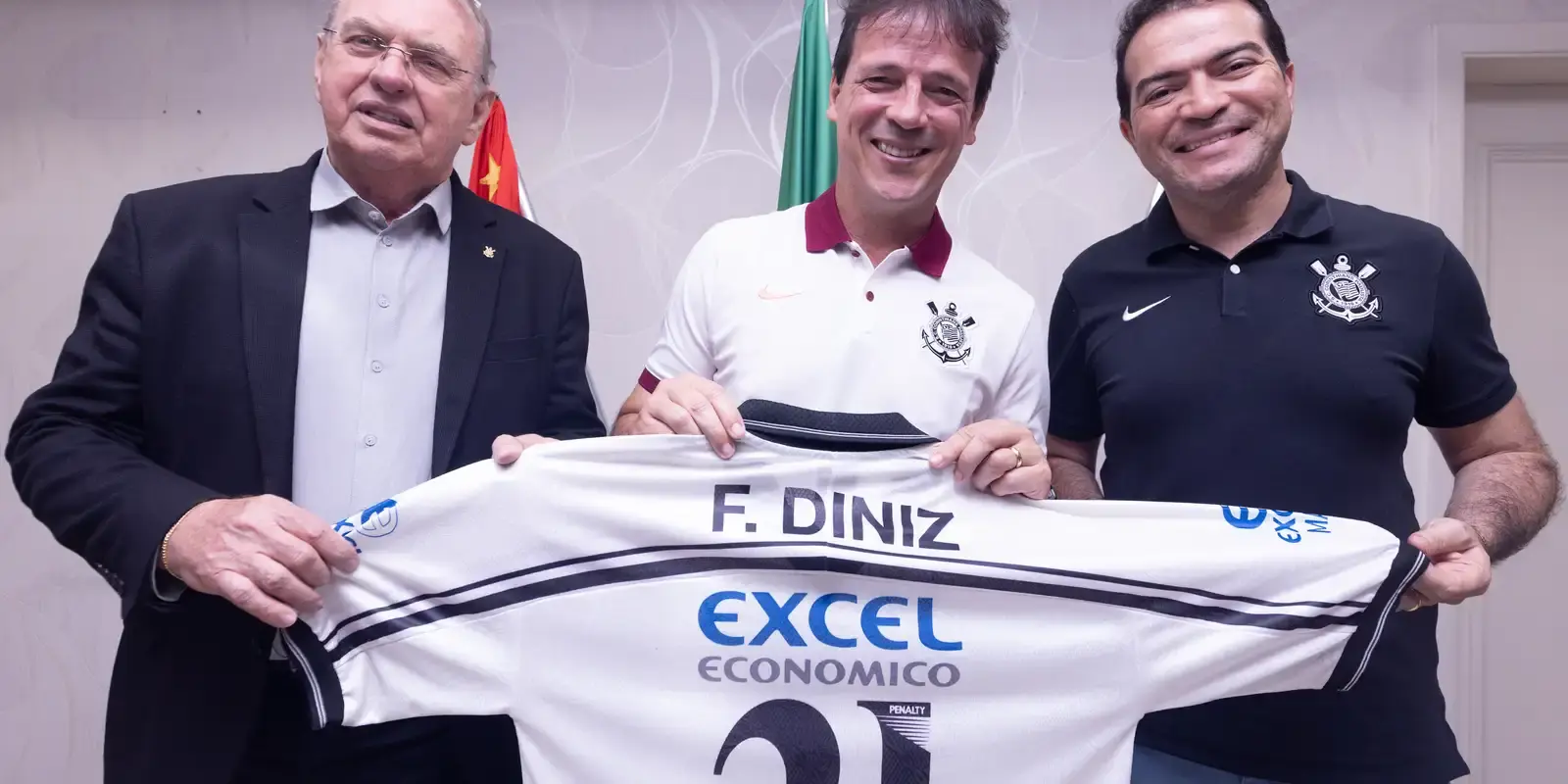 Fernando Diniz assume o Corinthians com Libertadores na porta
