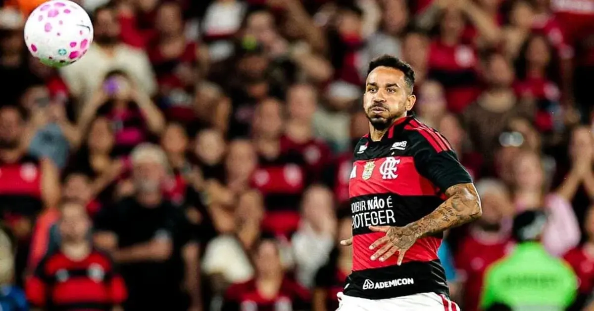 Danilo tem fraturas na mandíbula e cirurgia prevista hoje