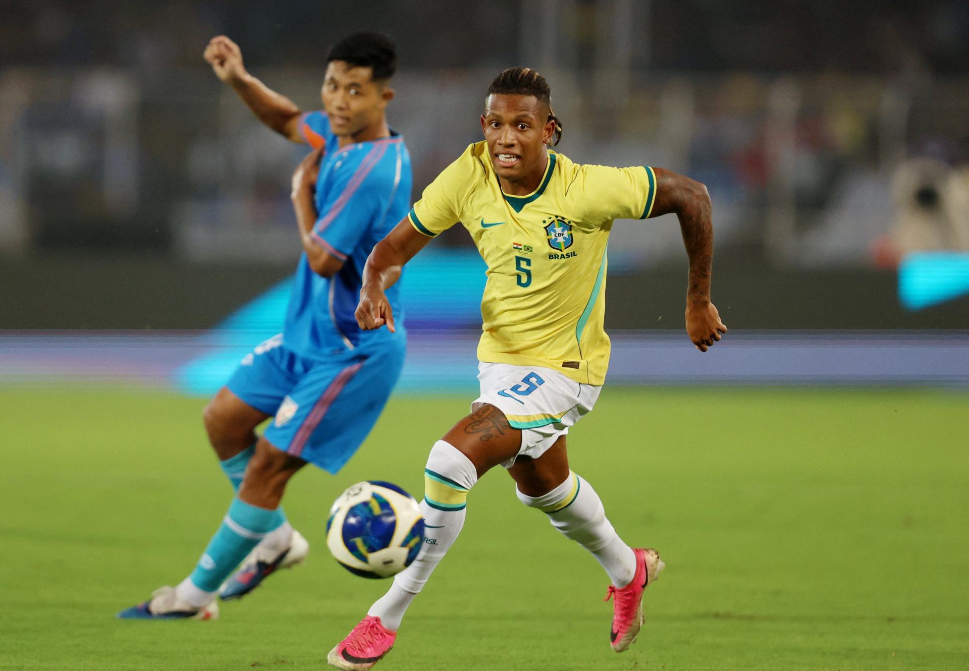 Danilo na Seleção: minutos não garantem cadeira cativa