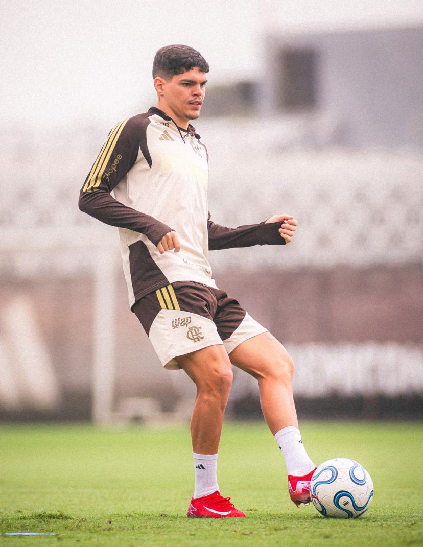 Flamengo aproxima volta de Ayrton Lucas; Saúl segue dúvida