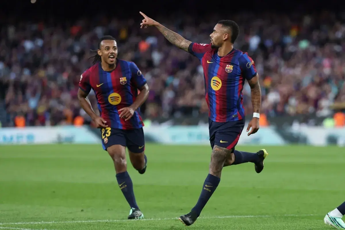 Gabriel Jesus no Barcelona: contrato e elogios de Flick