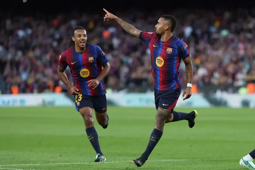 Gabriel Jesus no Barcelona: contrato e elogios de Flick
