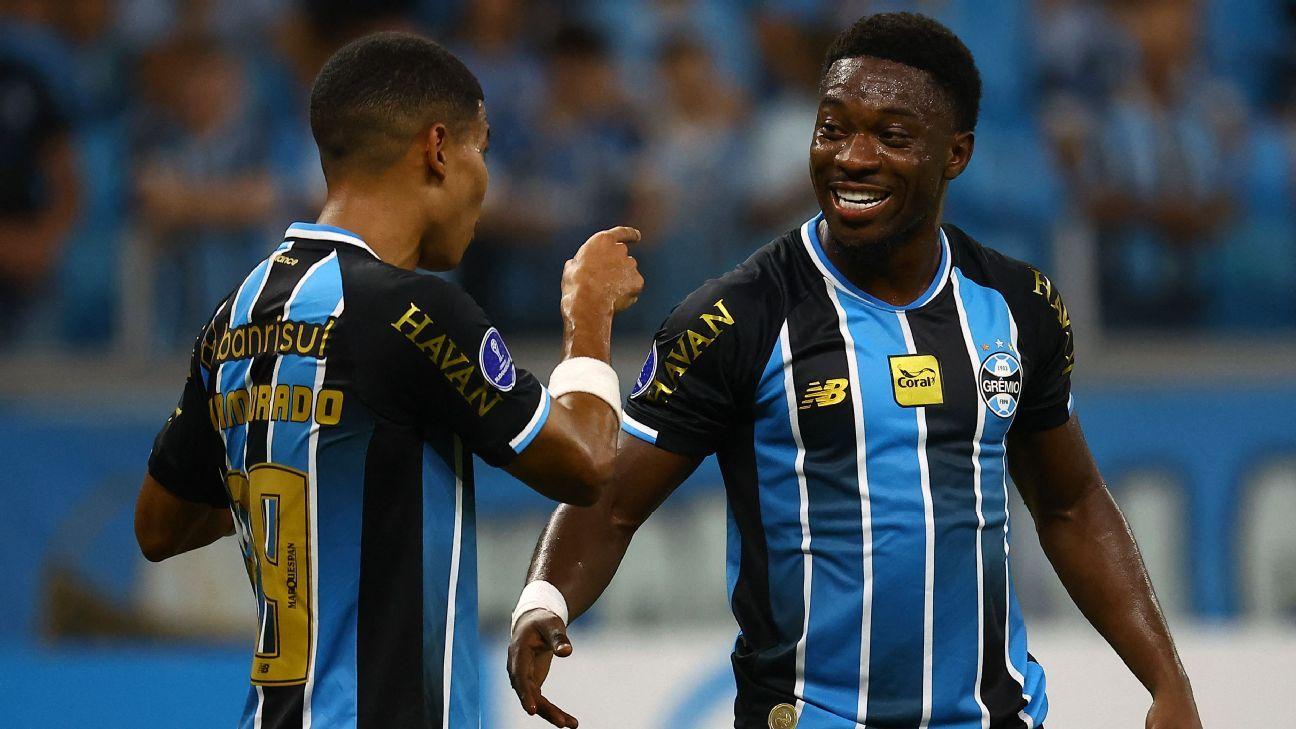 Grêmio vence Riestra com um a menos na Sul-Americana 2026