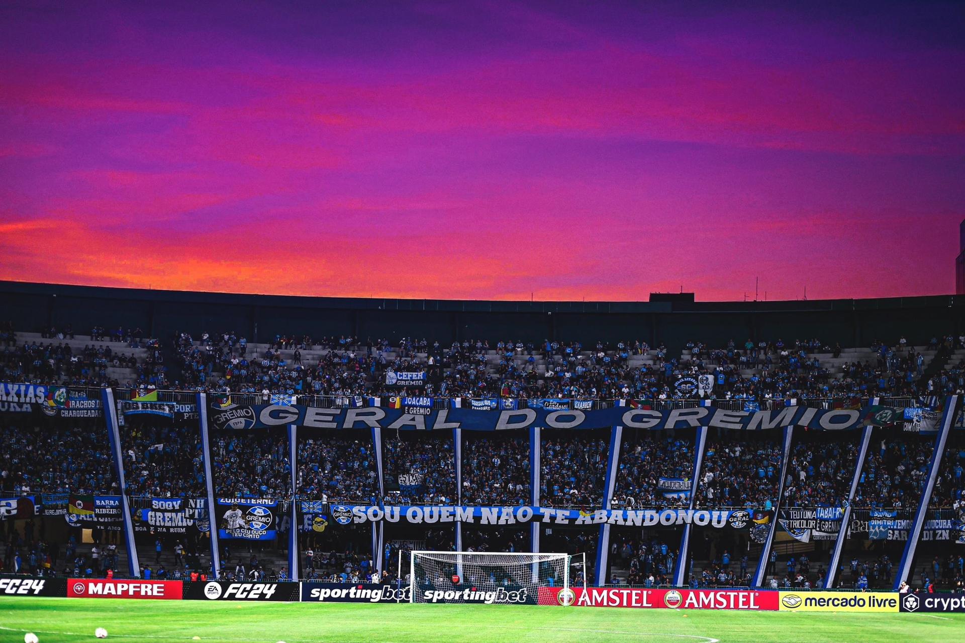 Grêmio oferece ingresso e ônibus para jogo com o Coritiba