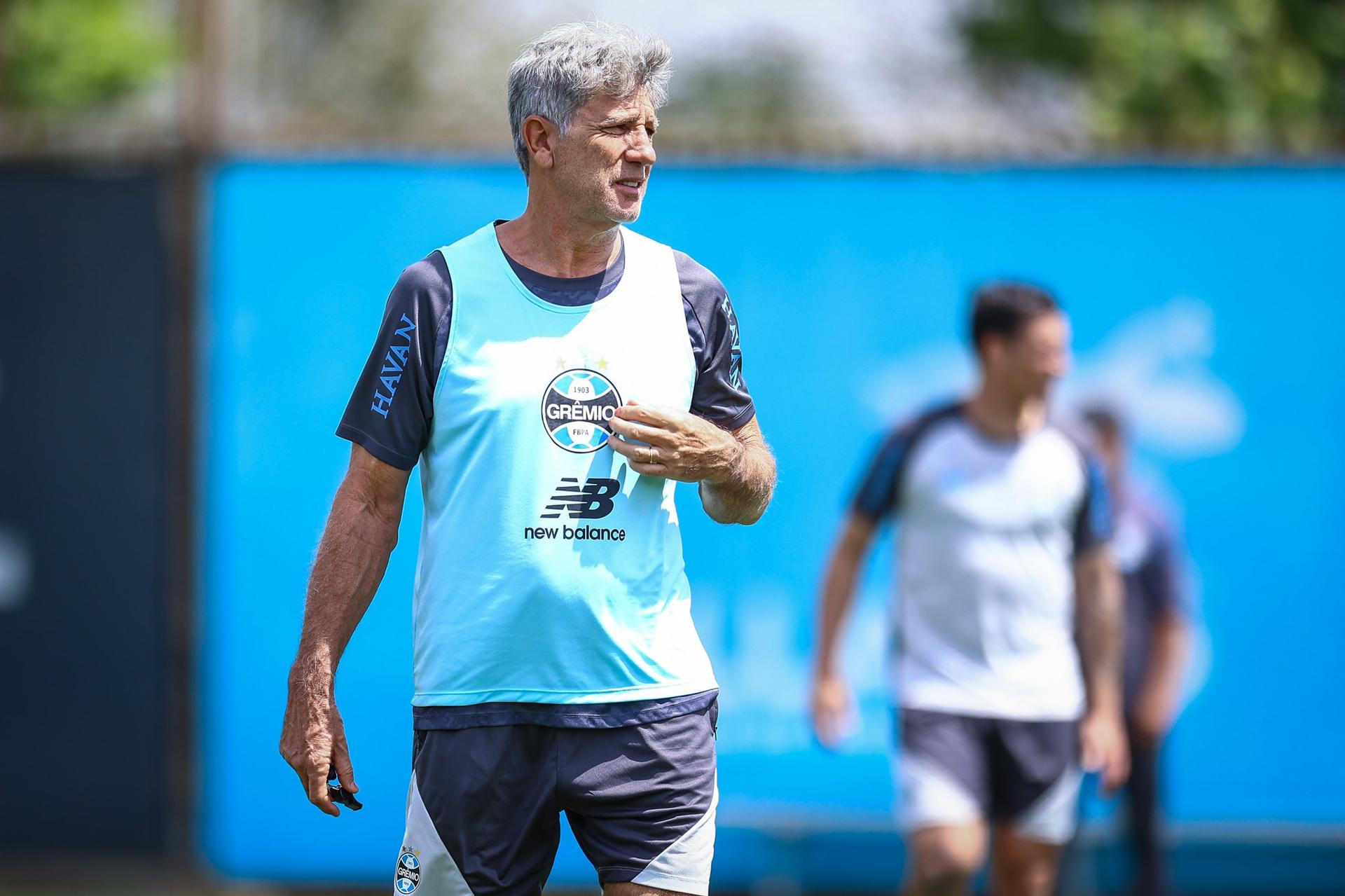 Grêmio: Renato cobra entrega e testa opções para o Remo