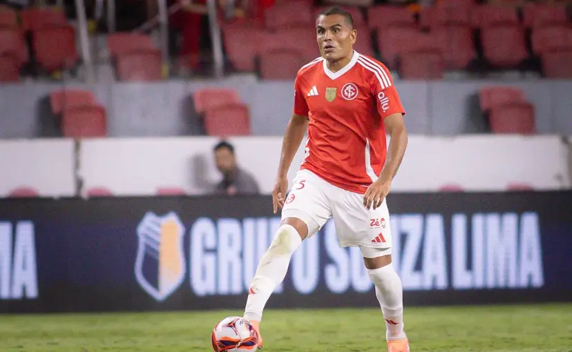 Inter visita Coritiba com Rochet recuperado e sem Mercado