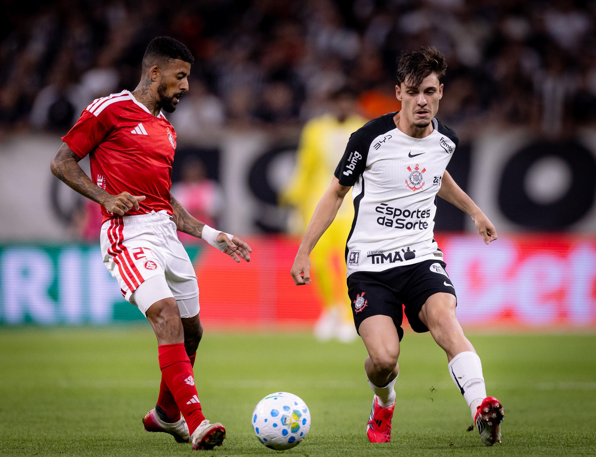 Internacional x Corinthians: o confronto que sempre empata