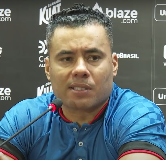 Jair Ventura prepara Vitória com baixas contra o Coritiba