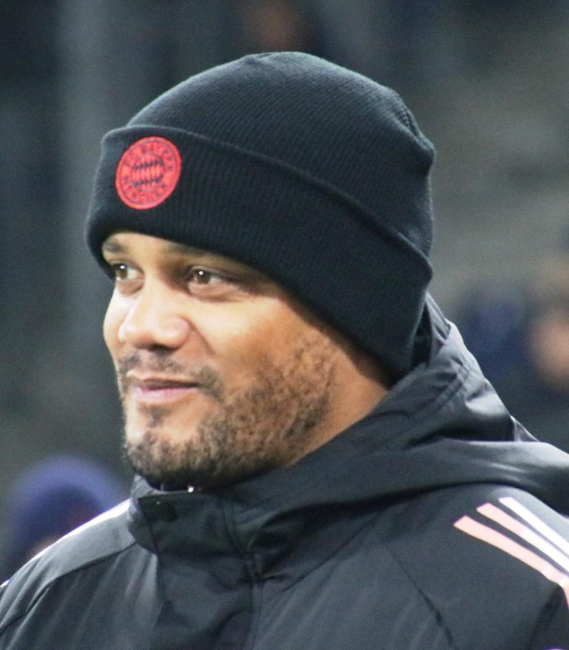 Kompany é hospitalizado; comissão assume rotina do Bayern
