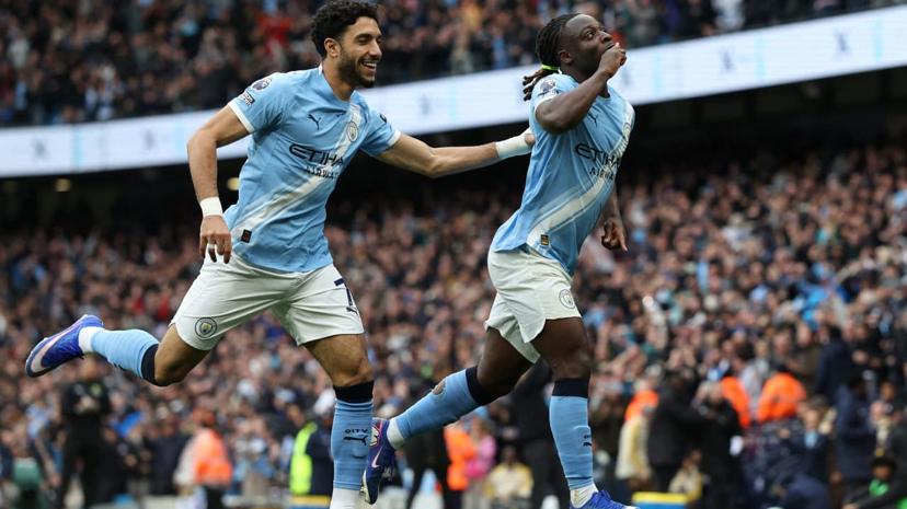 City vence Brentford, Liverpool tropeça e Premier League afunila