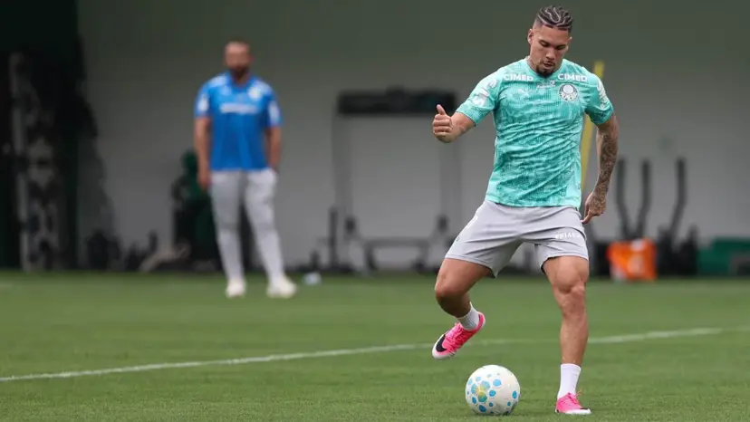 Paulinho inicia transição física no Palmeiras antes do Bahia