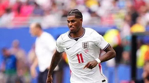 Rashford se despede do Barcelona e volta ao Manchester United