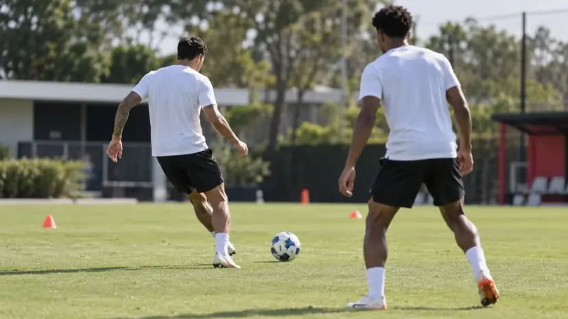 São Paulo: Calleri e Danielzinho treinam antes do Bahia