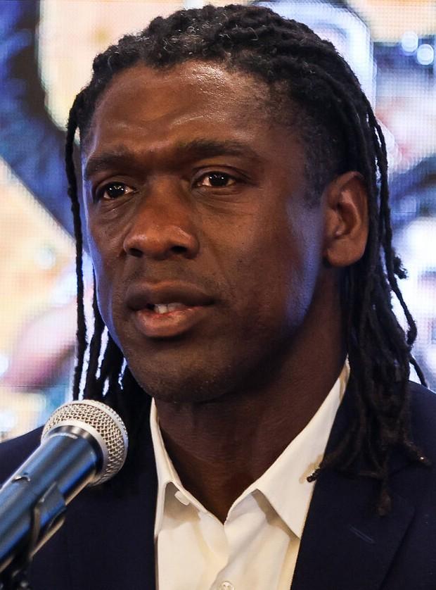Seedorf no Corinthians: aposta exige critério, não blindagem