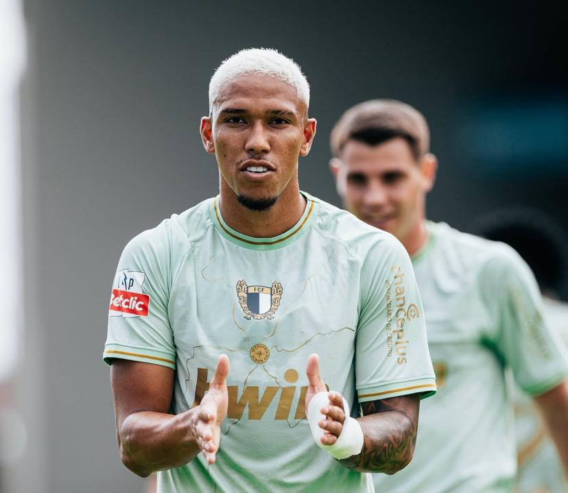 Sorriso marca dois e recoloca Famalicão na rota da Liga