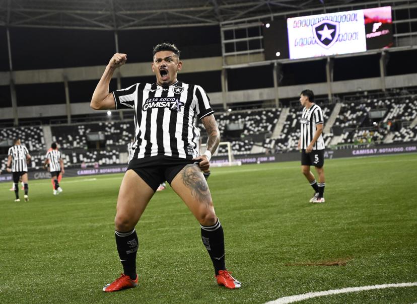 Tiquinho no Botafogo: sequência como titular vira possibilidade