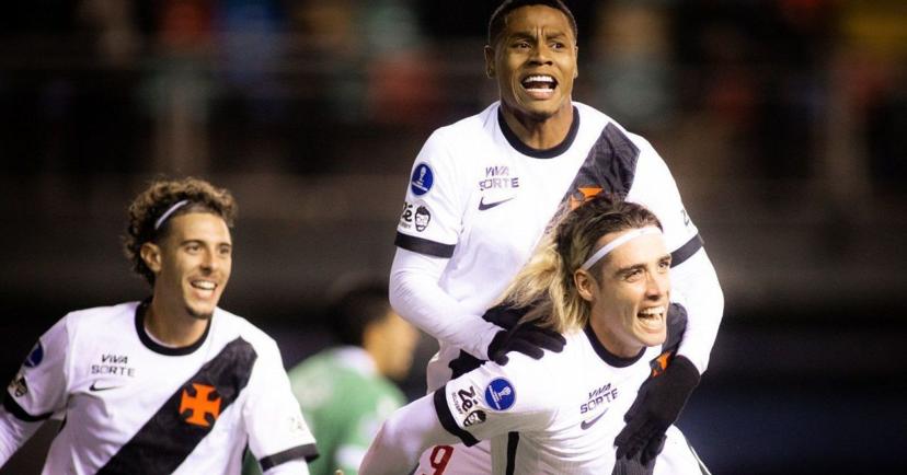 Vasco vence Audax de virada e segue líder na Sul-Americana 2026