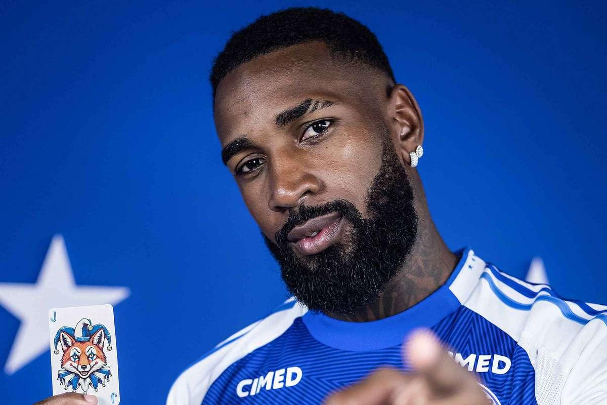 Radar 25/03: Memphis fora do Corinthians, De La Cruz na mira do Santos e Coutinho no Vasco