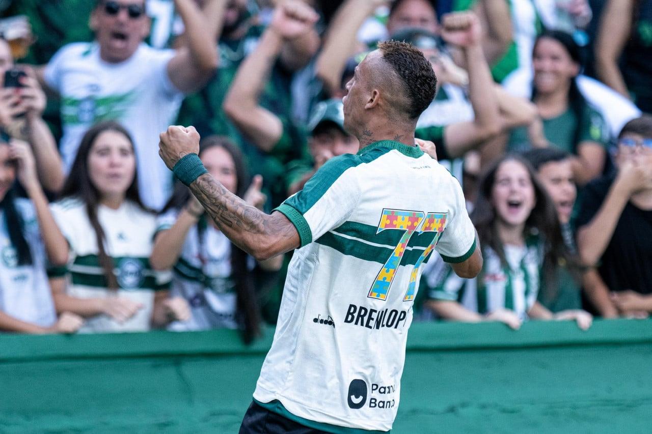 Atlético-MG perde para Coritiba e aprofunda crise no Brasileirão 2026