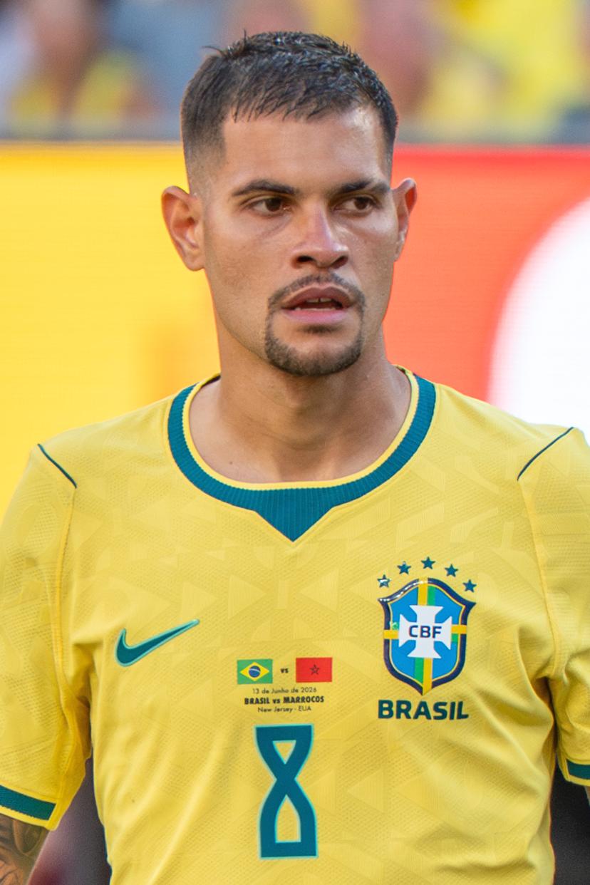 Bruno Guimarães no Arsenal: acordo fechado e exame na segunda