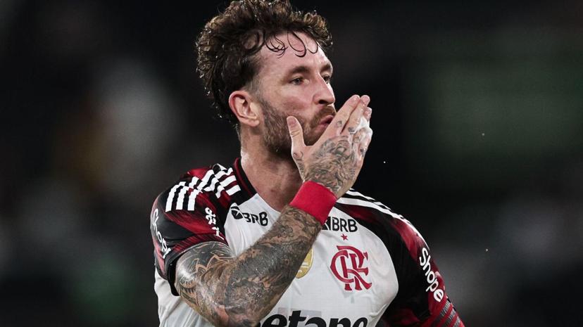 Flamengo arrasa Botafogo por 3 a 0 e encosta na liderança do Brasileirão