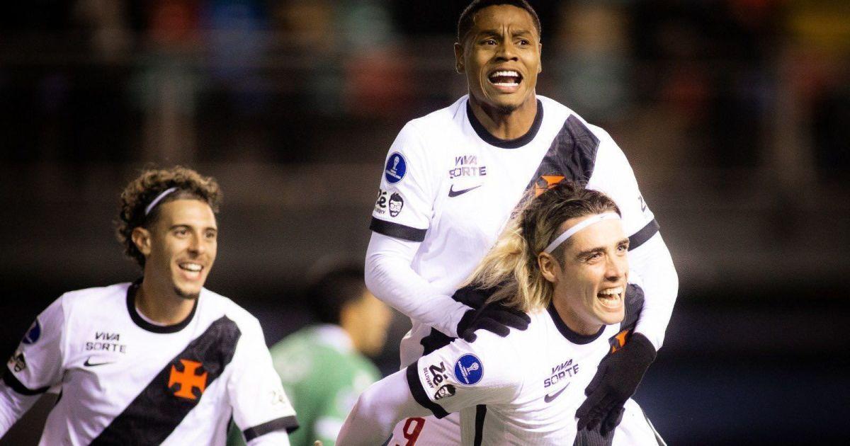 Vasco vence Audax de virada e segue líder na Sul-Americana 2026