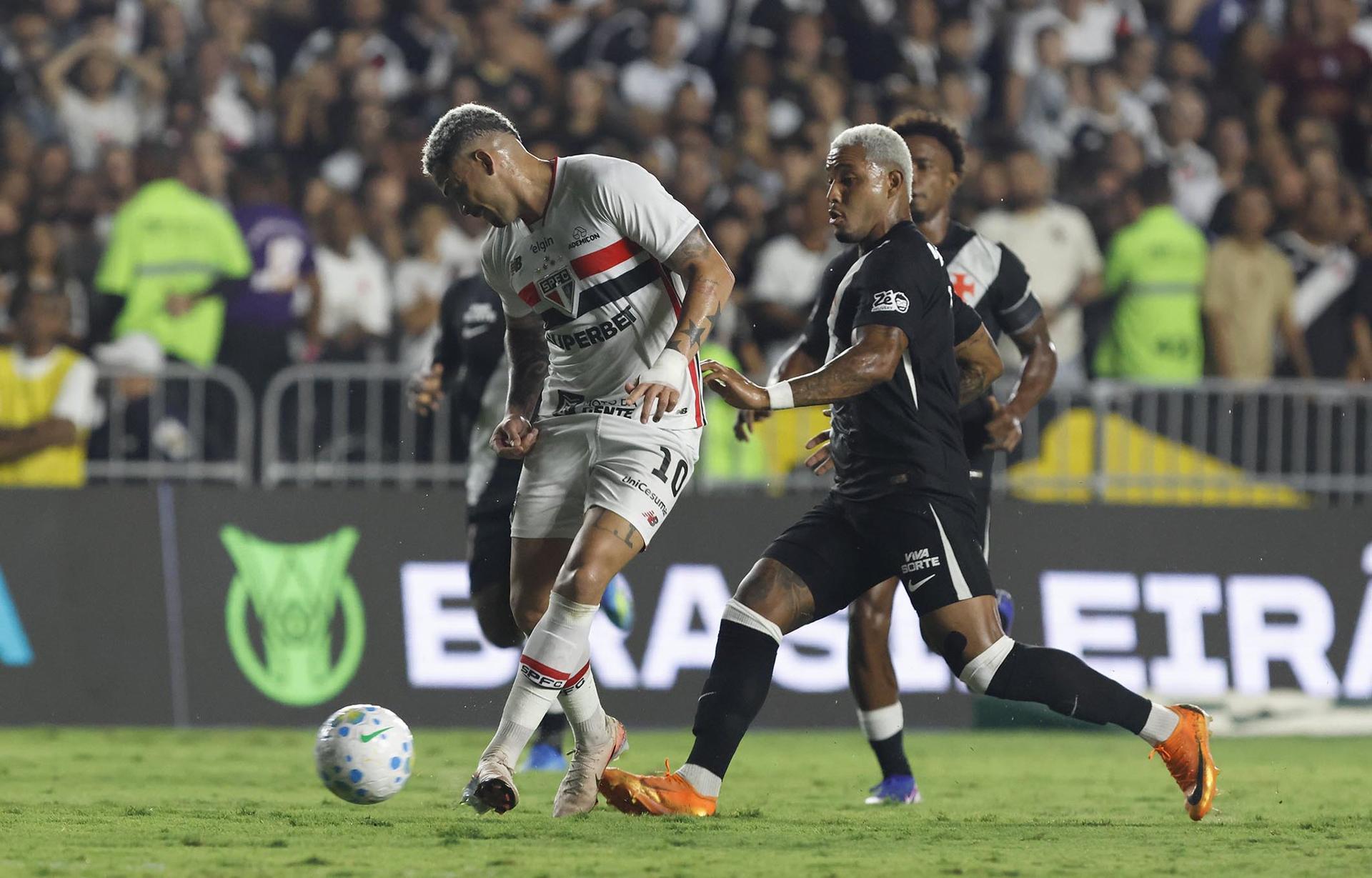 Vasco 2x1 São Paulo: virada cruzmaltina encerra jejum de cinco jogos